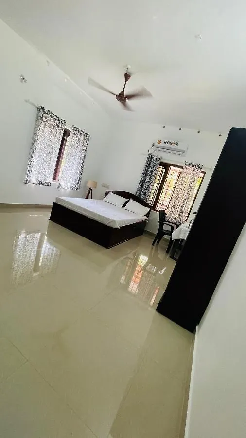 Kariyil Kayaloram Homestay Shertallai 0*,