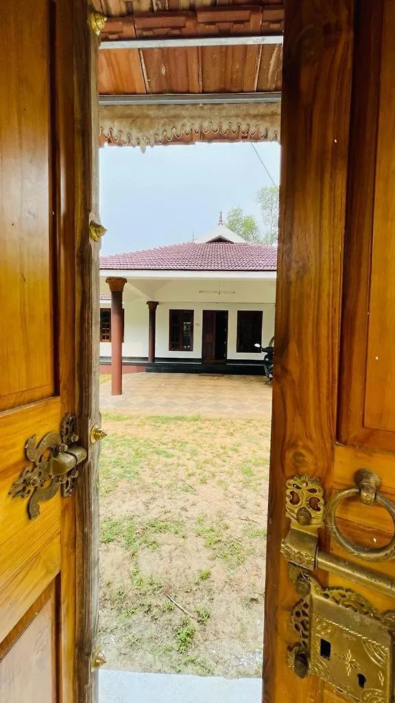 Kariyil Kayaloram Homestay Shertallai 0*,